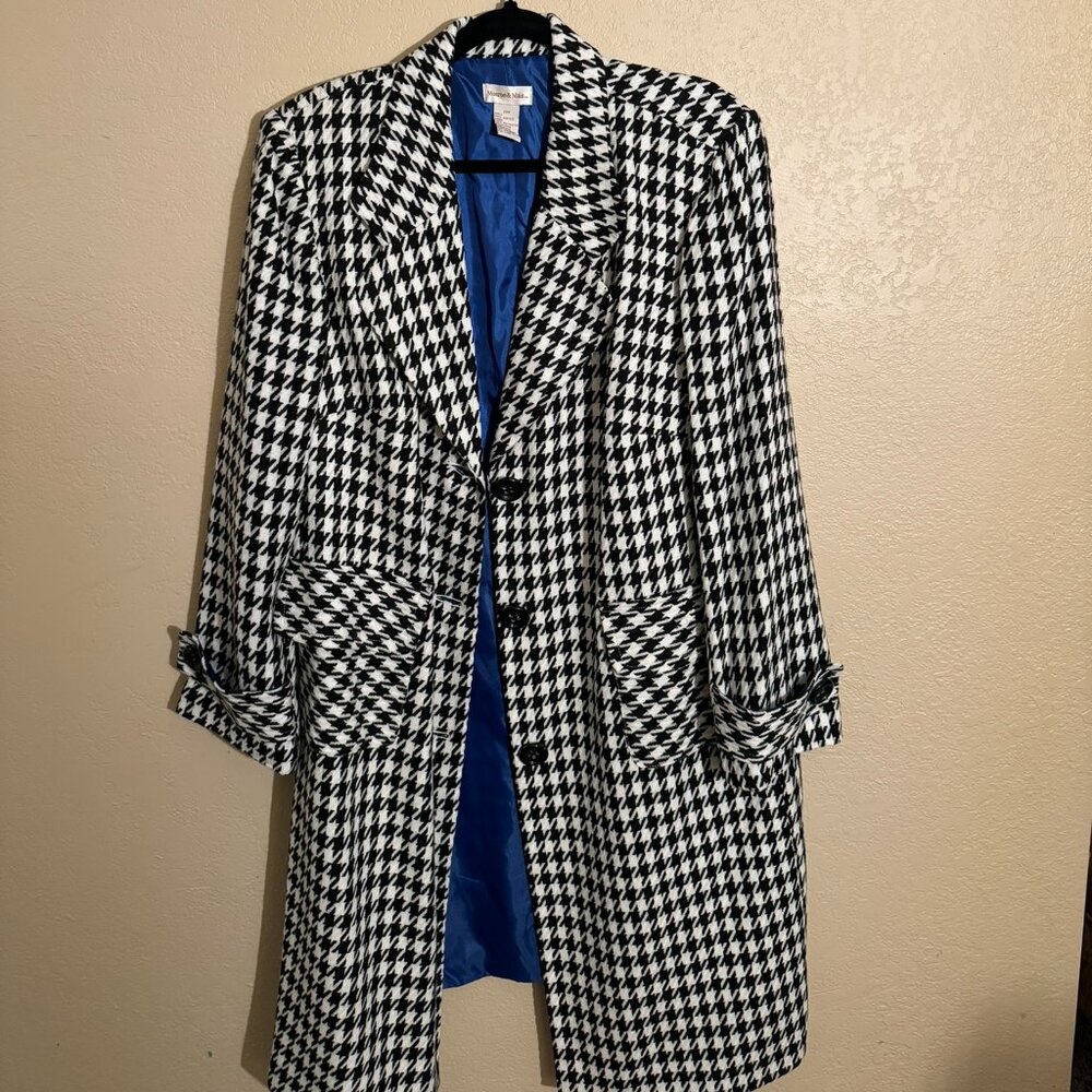 Monroe & Main Black & White Houndstooth Trench Coat with Blue Lining
